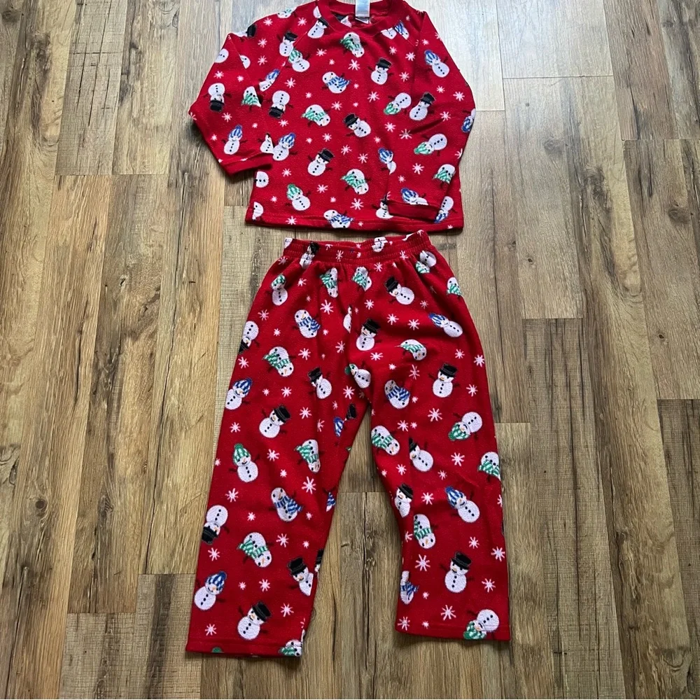 Kids size small red winter pajama set with snowmen